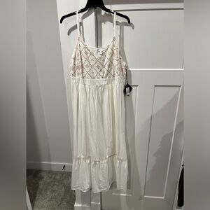 Ava & Viv White Embroidered Maxi Dress